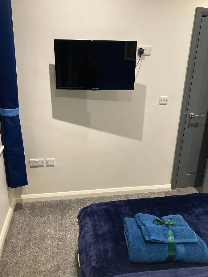 Central Sheffield 3Bed 3Bath IV Pent-Apartment 0*,